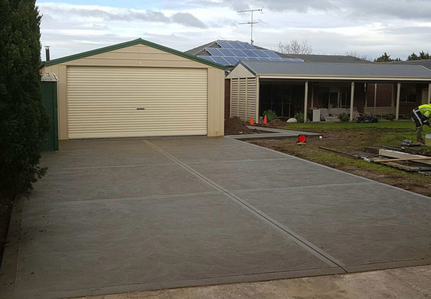 Concrete driveway building