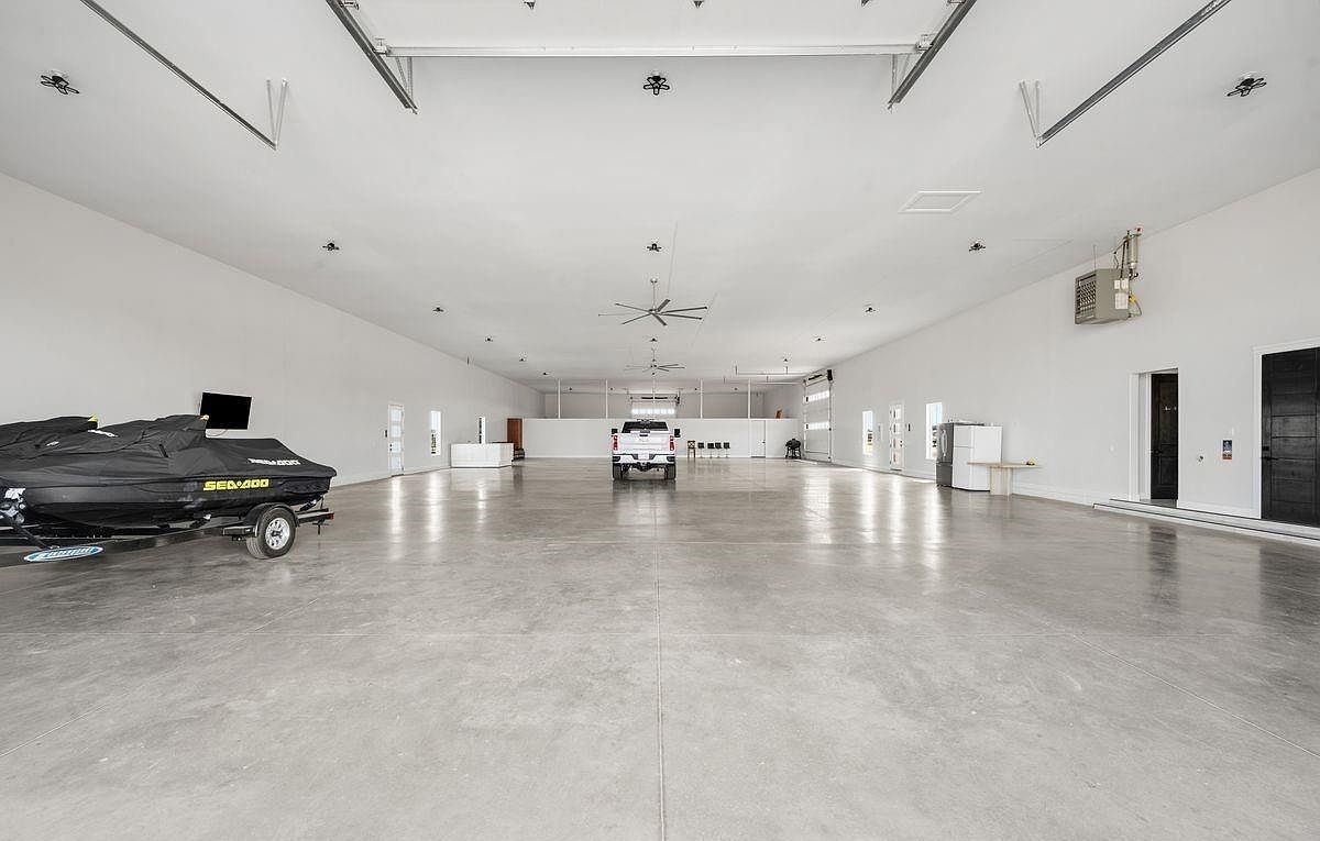 Garage floor concrete building